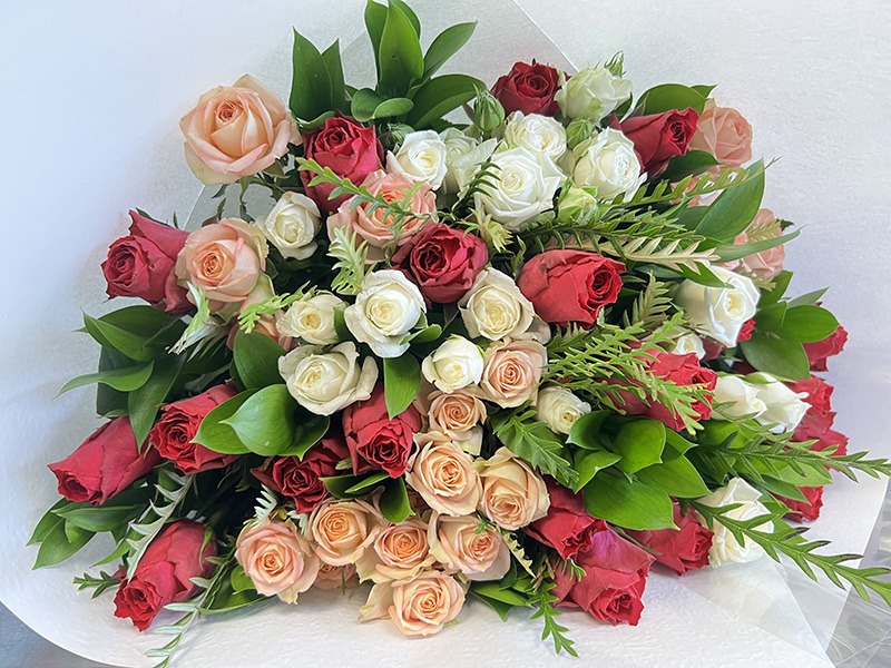 Large Pink	 Peach & White Rose Bunch
